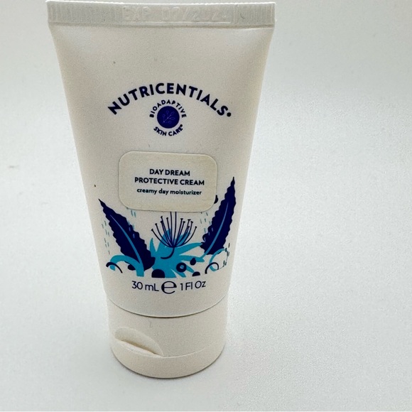 Nutricentials Day Dream Protective cream, creamy day moisturizer by NuSkin NIB - Picture 3 of 4